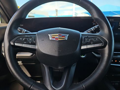 Used 2025 Cadillac XT4 Premium Luxury image 19