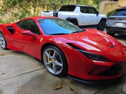 Used 2022 Ferrari F8 Tributo image 2