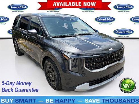 Used 2025 Kia Carnival FWD image 1