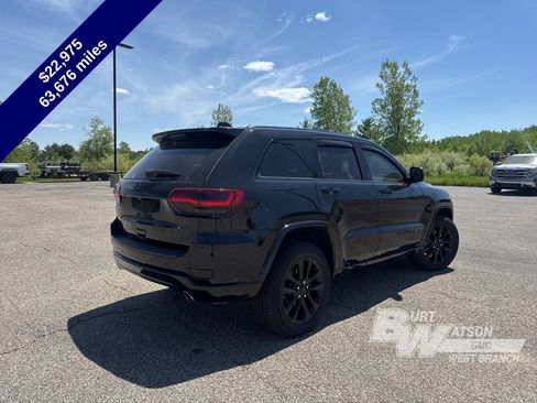 Used 2021 Jeep Grand Cherokee Laredo X AWD/4WD image 6
