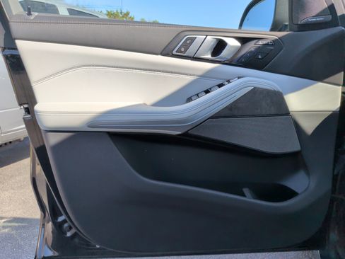 Certified 2024 BMW X7 xDrive40i image 28