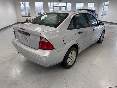 Used 2006 Ford Focus ZX4 Sedan image 11