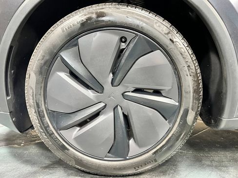 Used 2026 Tesla Model Y 2WD image 12