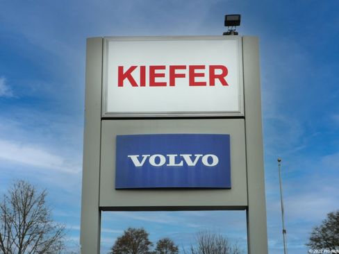 Used 2016 Ford F550 2WD Regular Cab Super Duty image 23