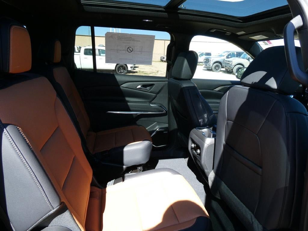 New 2027 Chevrolet Traverse Z71 w/ Enhanced Driving Package AWD/4WD image 11
