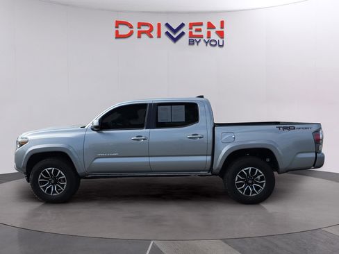 Used 2021 Toyota Tacoma TRD Sport image 2