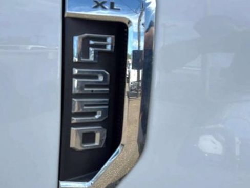 Used 2018 Ford F250 XL w/ Power Equipment Group AWD/4WD image 24