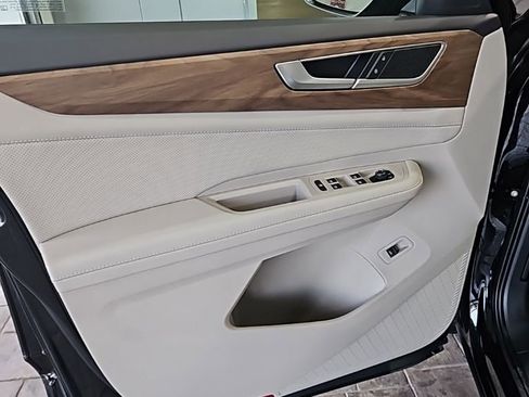 New 2026 Volkswagen Atlas SE FWD image 29