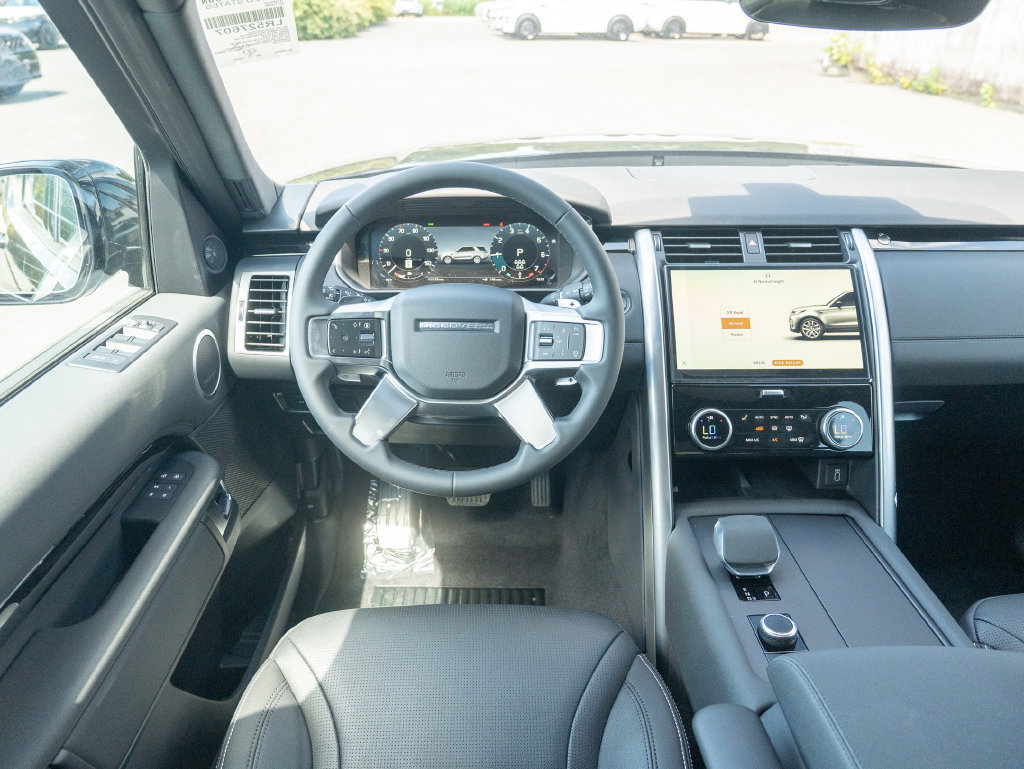New 2026 Land Rover Discovery Dynamic SE AWD/4WD image 12