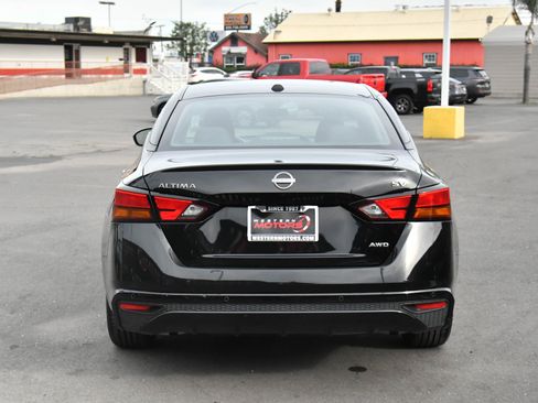 Used 2024 Nissan Altima 2.5 SV image 7