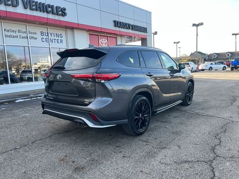 Certified 2023 Toyota Highlander XSE image 8