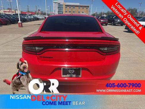Used 2021 Dodge Charger SXT w/ Blacktop Package RWD image 4