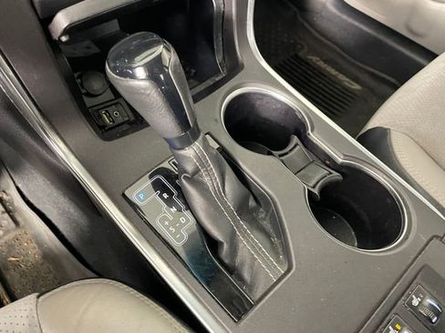 Used 2016 Toyota Camry XSE w/ Moonroof Package image 9