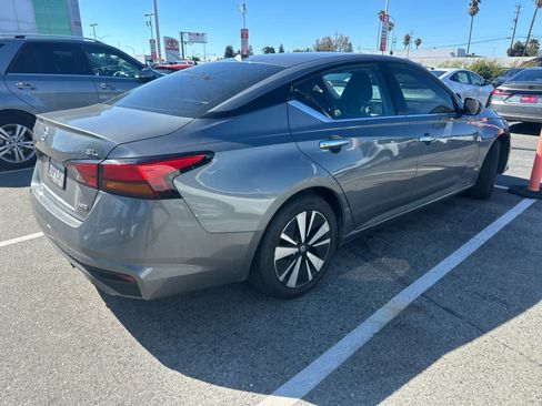 Used 2019 Nissan Altima 2.5 SL AWD/4WD image 5