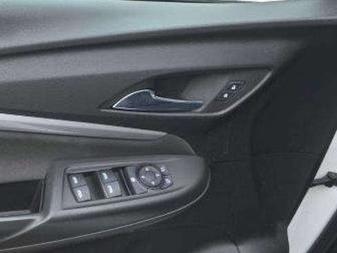 Used 2022 Chevrolet Bolt EUV LT w/ Driver Confidence Package FWD image 8