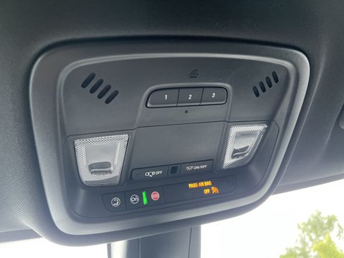 Used 2023 Chevrolet Traverse LT w/ LPO, Floor Liner Package AWD/4WD image 8