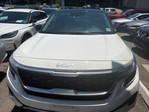 Used 2023 Kia Seltos S AWD/4WD image 2