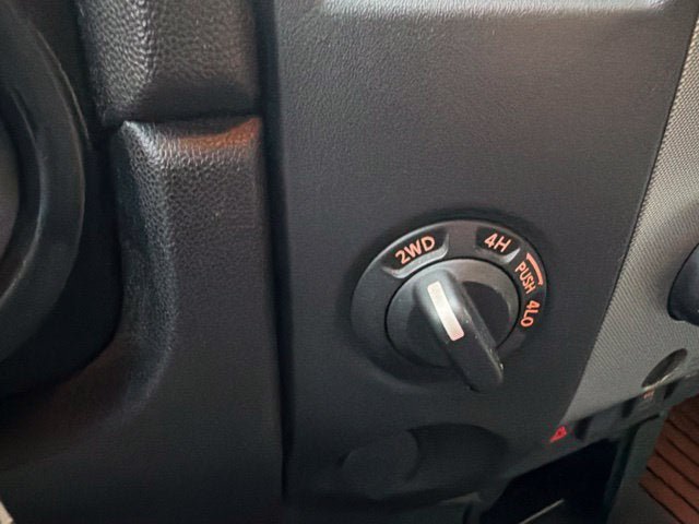 Used 2008 Nissan Titan LE AWD/4WD image 19