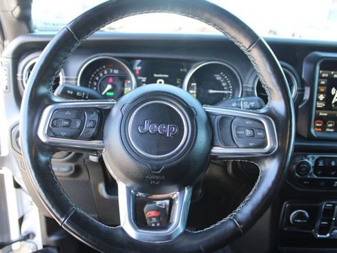 Used 2023 Jeep Wrangler Unlimited Sahara w/ Cold Weather Group AWD/4WD image 20