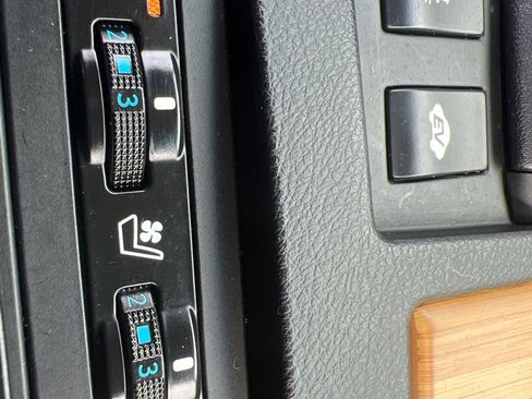 Used 2014 Lexus RX 450h AWD image 30