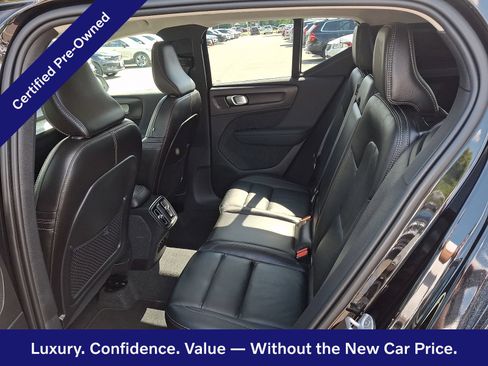 Certified 2024 Volvo XC40 B5 Plus w/ Climate Package AWD/4WD image 11