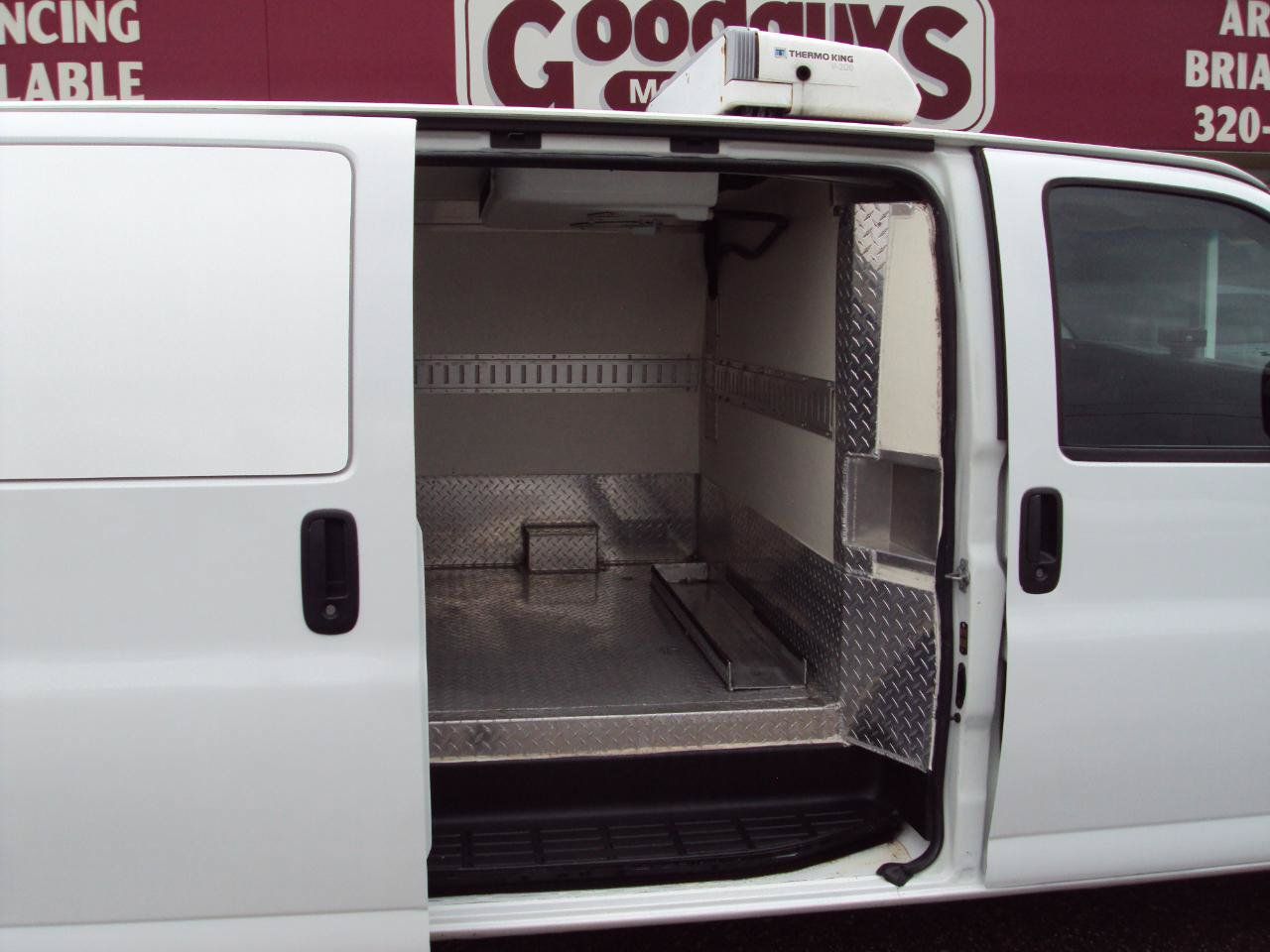 Used 2011 Chevrolet Express 1500 AWD image 11