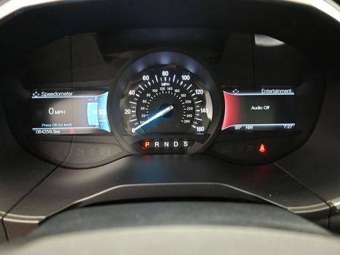 Used 2017 Ford Edge Titanium w/ Equipment Group 301A FWD image 3