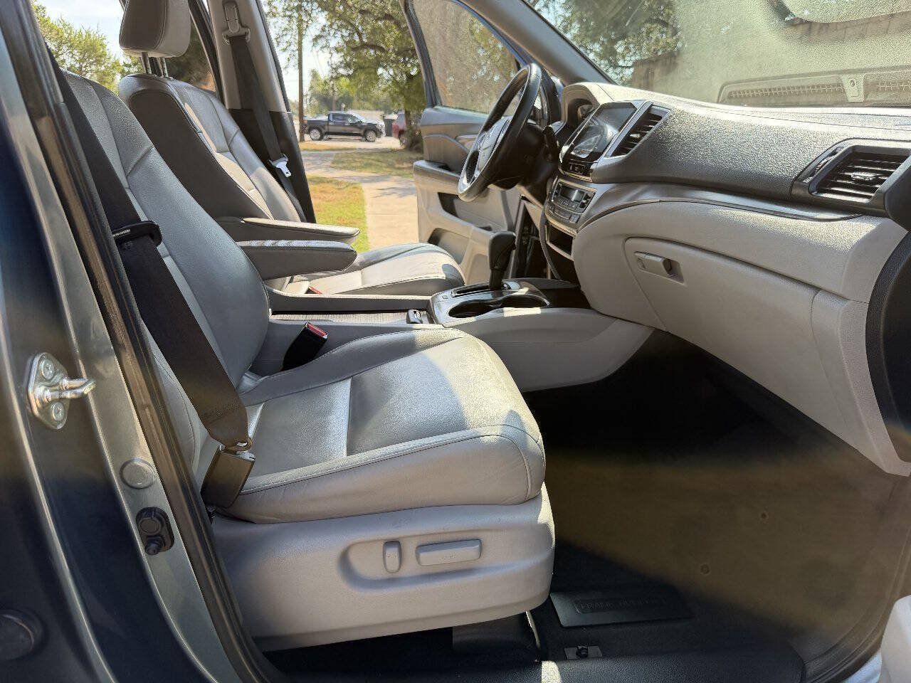 Used 2017 Honda Pilot EX-L image 25