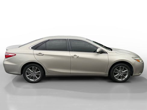 Used 2016 Toyota Camry SE FWD image 6