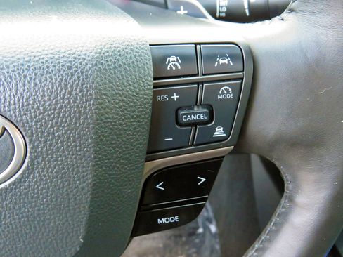 Used 2025 Toyota Camry XSE image 28