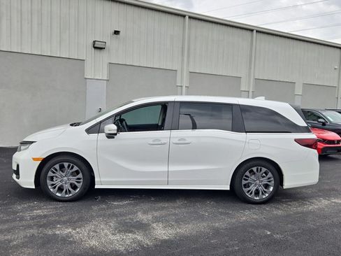 Certified 2026 Honda Odyssey Touring image 8
