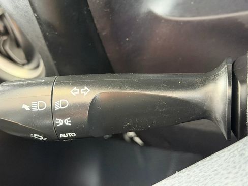 Used 2018 Toyota Corolla LE FWD image 11