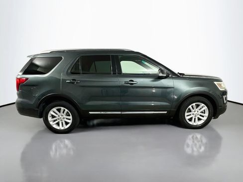 Used 2016 Ford Explorer XLT FWD image 9