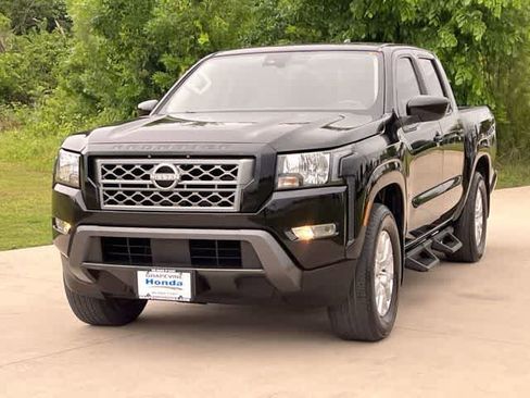Used 2022 Nissan Frontier SV RWD image 2