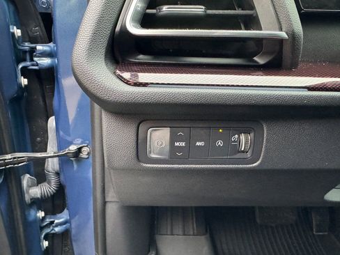 Used 2024 Chevrolet Traverse Z71 image 15