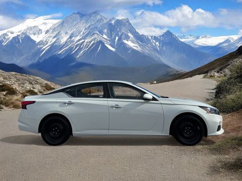 Used 2022 Nissan Altima 2.5 S image 6