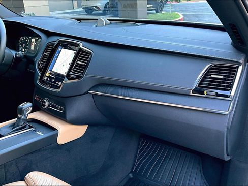 Used 2022 Volvo XC90 T6 Inscription w/ Advanced Package image 17