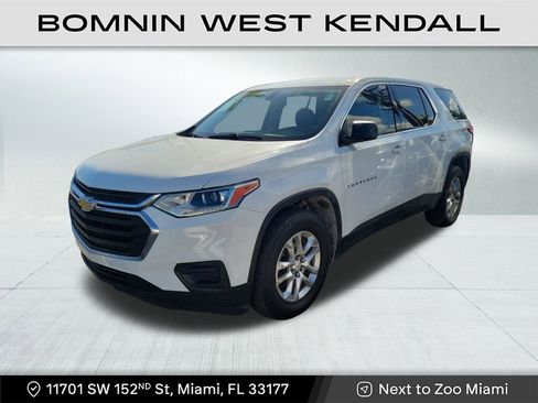 Used 2021 Chevrolet Traverse LS image 2