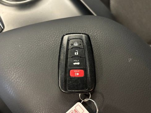 Used 2019 Toyota Camry LE w/ Convenience Package FWD image 16