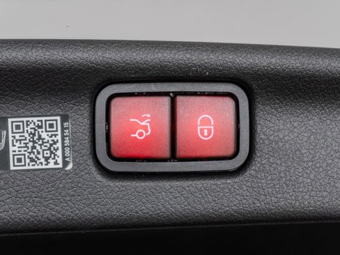 Certified 2025 Mercedes-Benz C 300 4MATIC Sedan image 35