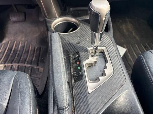 Used 2015 Toyota RAV4 Limited AWD/4WD image 17