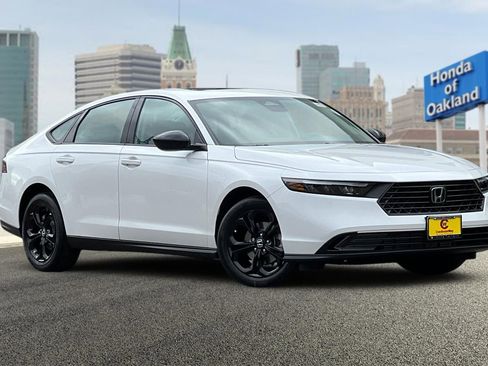 New 2025 Honda Accord SE image 2
