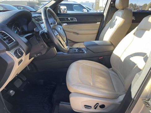 Used 2017 Ford Explorer Limited w/ Equipment Group 301A image 11