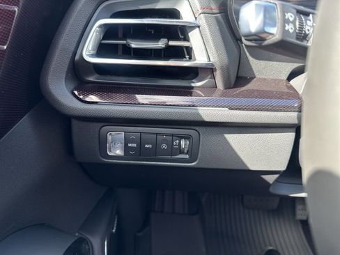 New 2026 Chevrolet Traverse RS w/ LPO, Floor Liner Package image 14