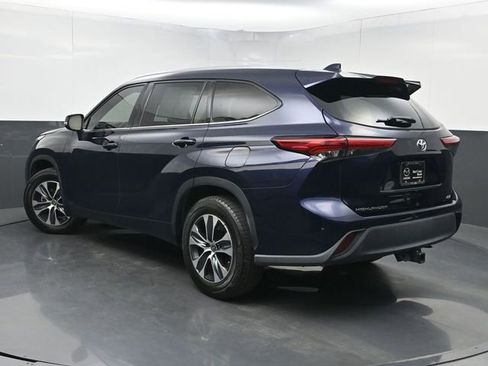 Used 2021 Toyota Highlander XLE FWD image 4