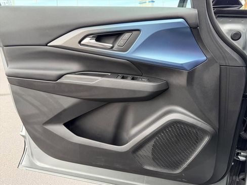 New 2026 Chevrolet Equinox EV LT image 9