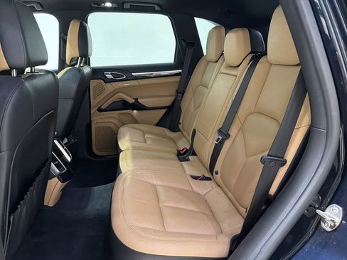 Used 2016 Porsche Cayenne image 26