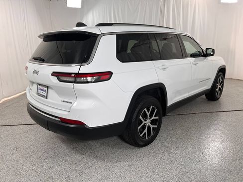 Used 2023 Jeep Grand Cherokee L Limited AWD/4WD image 10