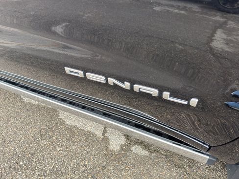 Used 2023 GMC Sierra 1500 Denali AWD/4WD image 3