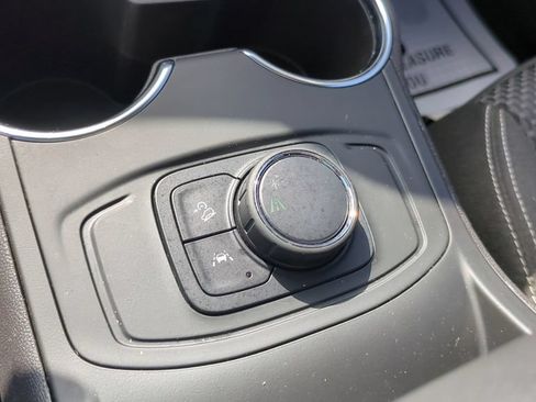 Used 2024 GMC Terrain SLE FWD image 19